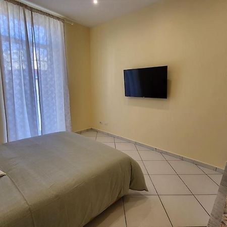 נאפולי La Casa Di Bruno Suites מראה חיצוני תמונה