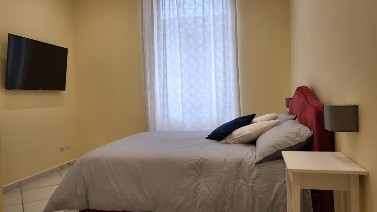 נאפולי La Casa Di Bruno Suites מראה חיצוני תמונה