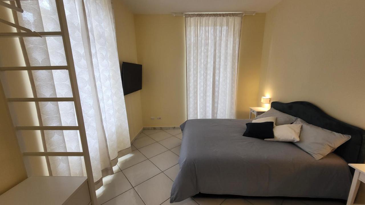 נאפולי La Casa Di Bruno Suites מראה חיצוני תמונה