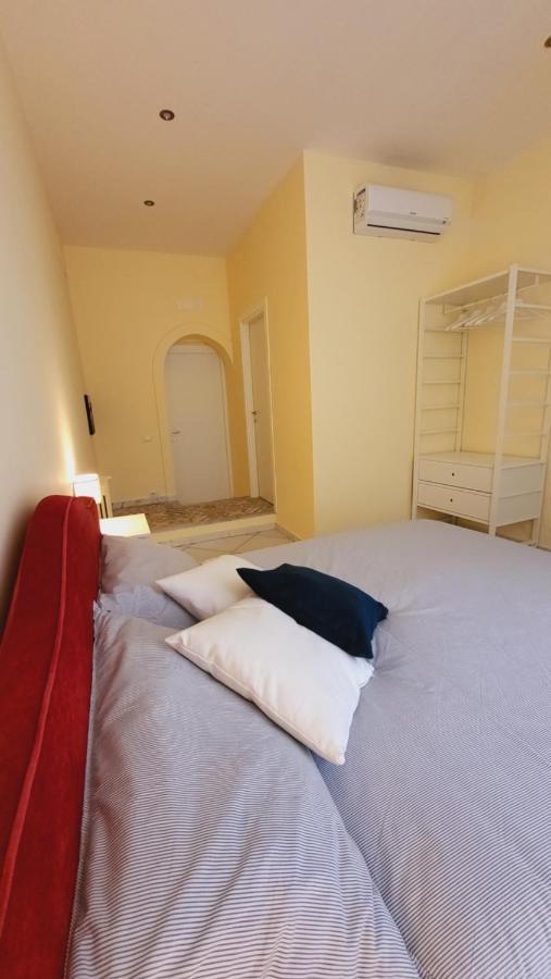 נאפולי La Casa Di Bruno Suites מראה חיצוני תמונה